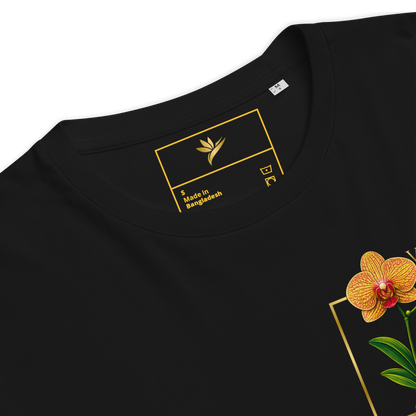 T-shirt noir en coton biologique avec un imprimé "pocket print" représentant une orchidée Orchidaceae détaillée dans un cadre doré avec le logo VIROR.