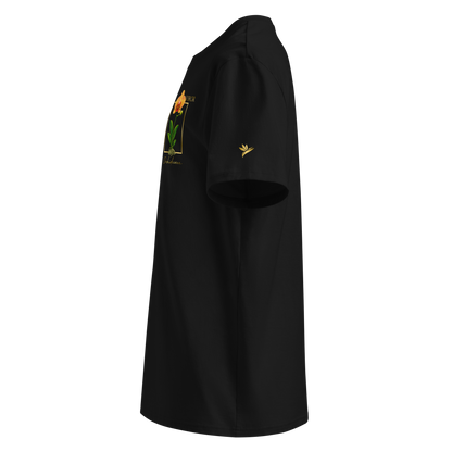 T-shirt noir en coton biologique avec un imprimé "pocket print" représentant une orchidée Orchidaceae détaillée dans un cadre doré avec le logo VIROR.